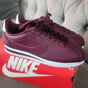 *NEW* Nike Classic Cortez in Night Maroon Size 6 womens